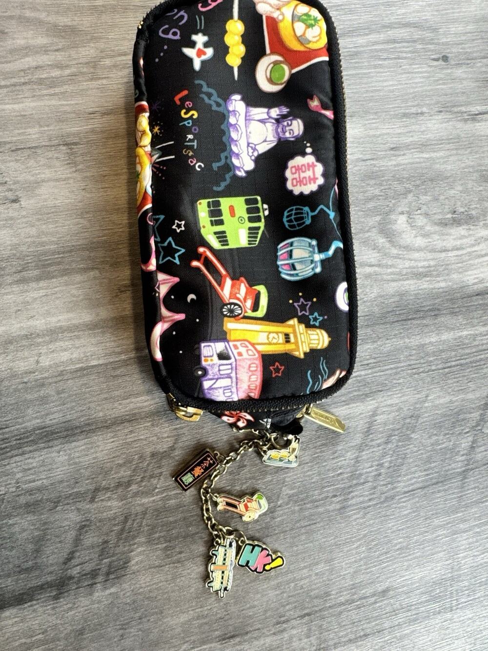 Le Sportsac Pencil Pouch Hong Kong Theme With 6 Charms